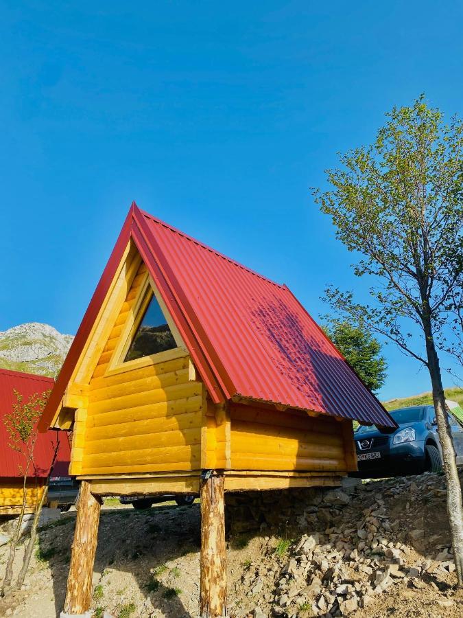 Kapetanovo Jezero Bungalov Bed & Breakfast Podgorica Exterior photo